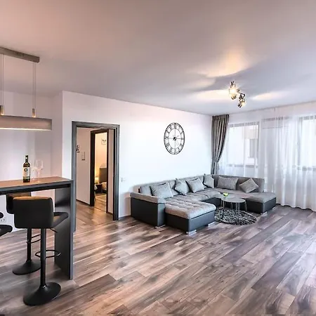 Modern Apartment With City-View Near Poiana Braşov Exterior foto