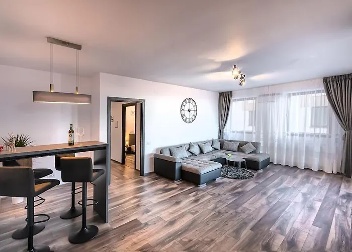 Modern Apartment With City-View Near Poiana Brasov