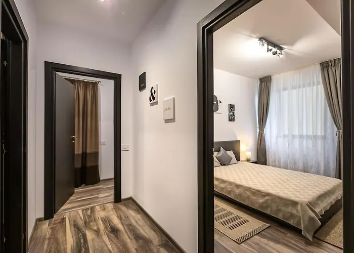 Modern Apartment With City-View Near Poiana Brasov