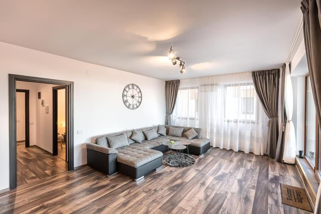 Modern With City-view Near Poiana Apartamento *